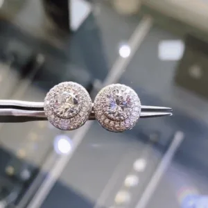 CZTICLE™ Boucles d'oreilles de thérapie magnétique en diamant bleu incolore